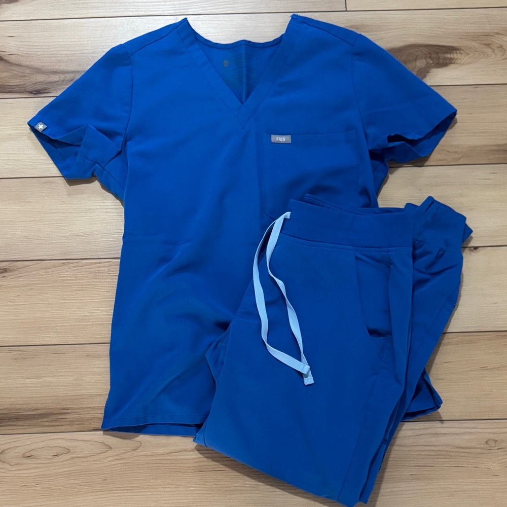 Figs Vibrant Blue Scrub Set